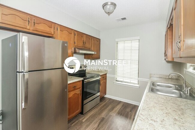 Building Photo - 3 Bedroom Pet-Friendly Home in Memphis, TN with Main Street Renewal