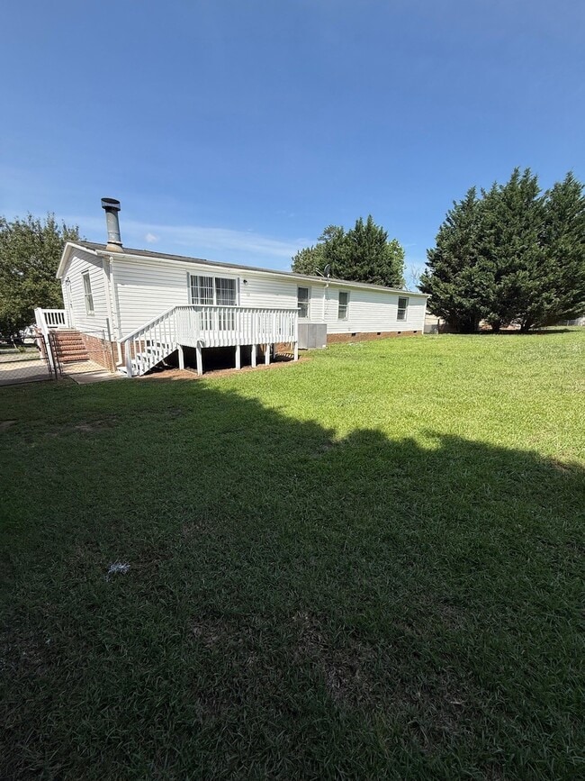 Building Photo - 2031 Ballenger Rd