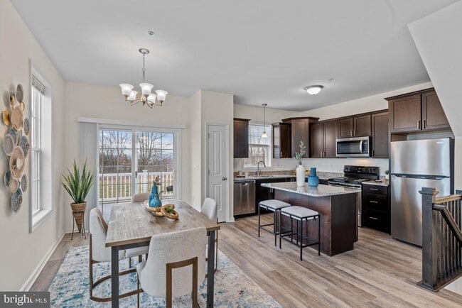 Building Photo - 2026 Ter Vw Ln