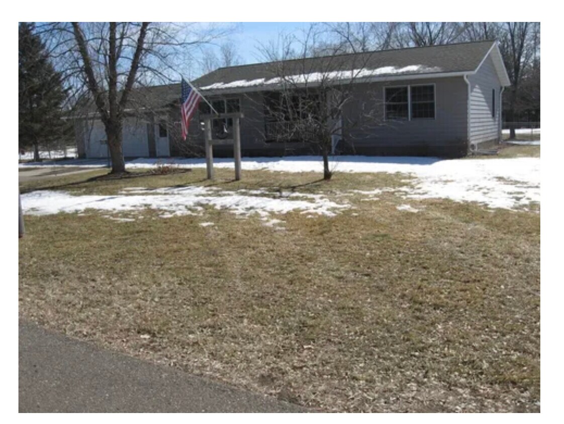 927 W 2nd St, Pillager, MN 56473 House Rental in Pillager, MN