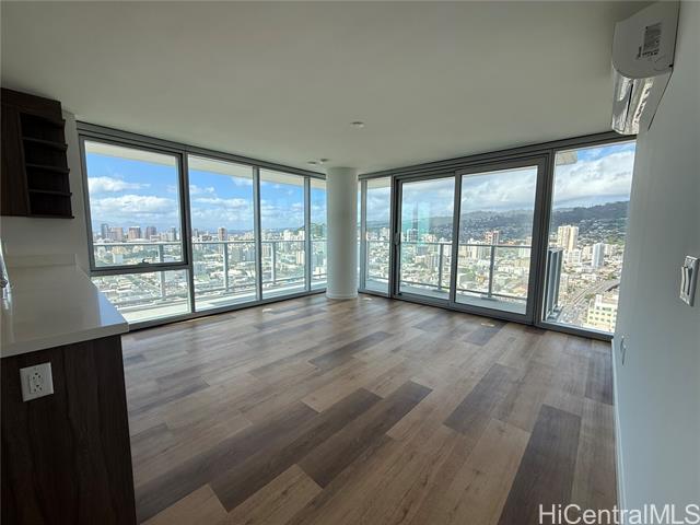 Foto del edificio - 1515 Liona St