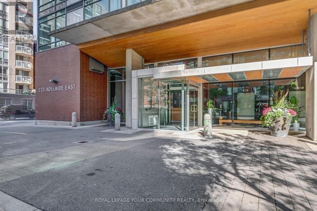 Photo du bâtiment - 333A-333 Adelaide St E