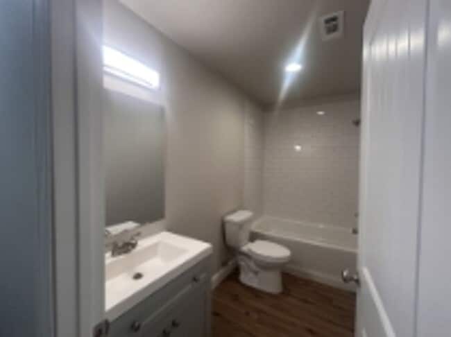 Building Photo - 385 Virginia St