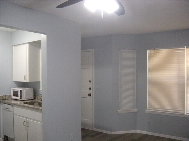 Building Photo - 3400 Speedway-