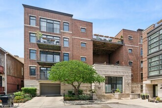 Building Photo - 2860 N Orchard St
