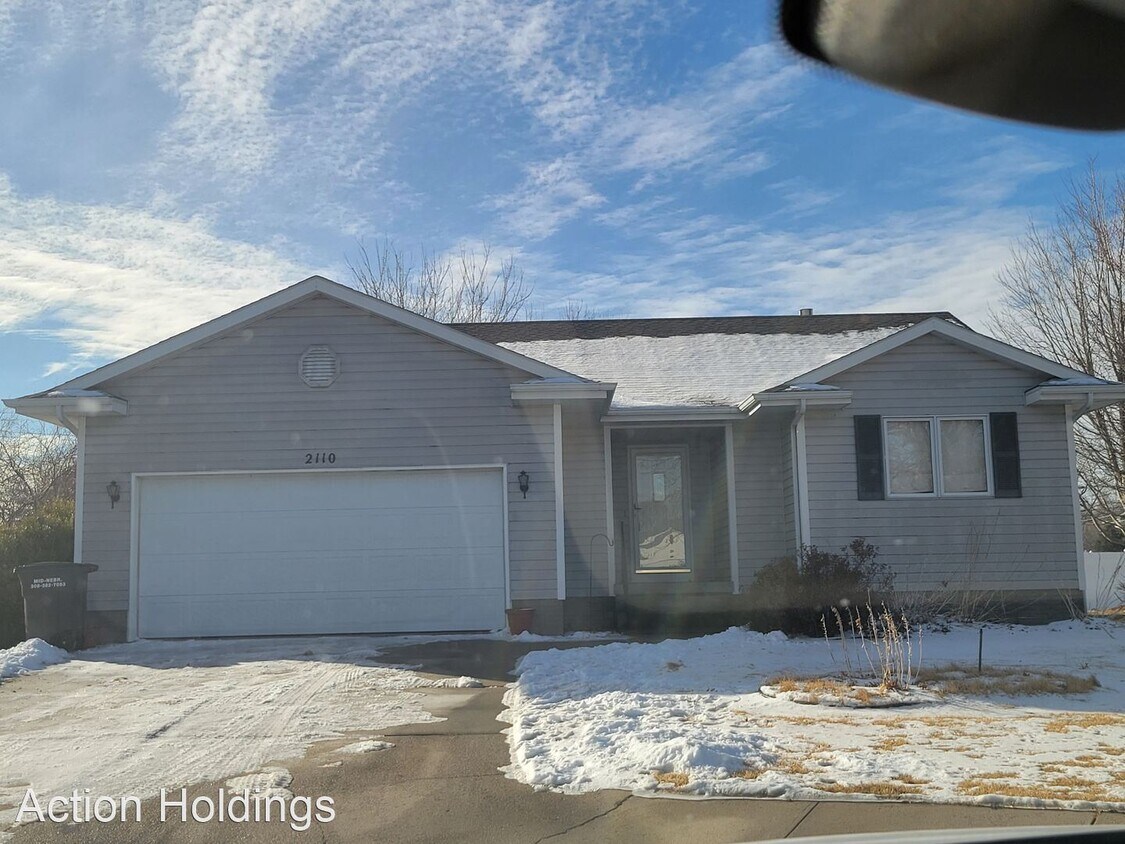 Primary Photo - 4 br, 3 bath House - 2110 Topeka Circle