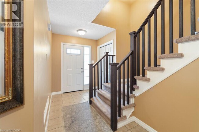 Building Photo - 132 Windflower Dr