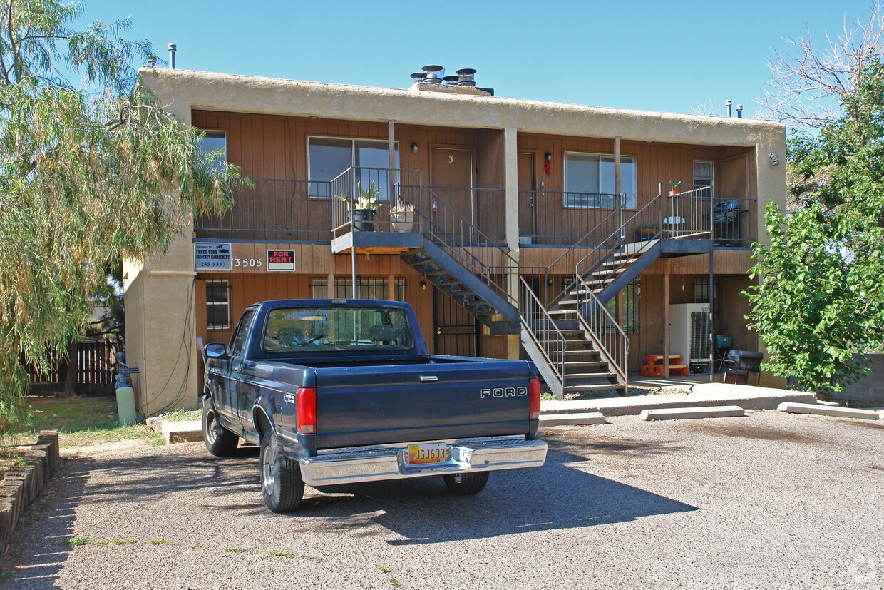Foto del edificio - 13501-13505 Copper Ave NE