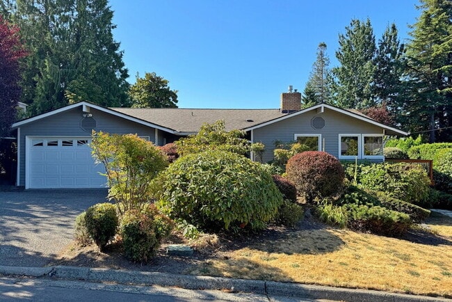 Building Photo - 10521 NE 48th Pl