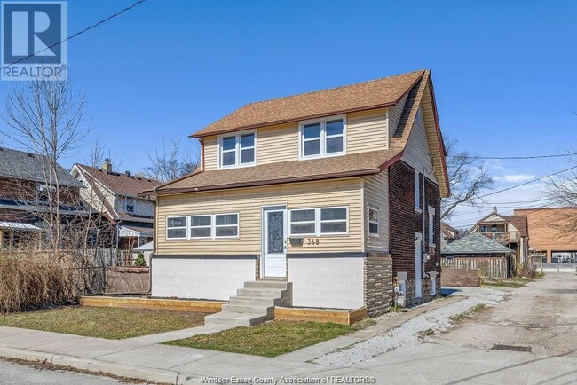 Building Photo - 348 Caroline St