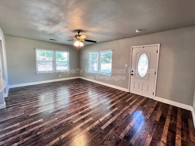 Foto del edificio - 645 W Andrews Ave