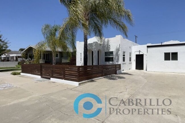 Building Photo - 4849 Mansfield St