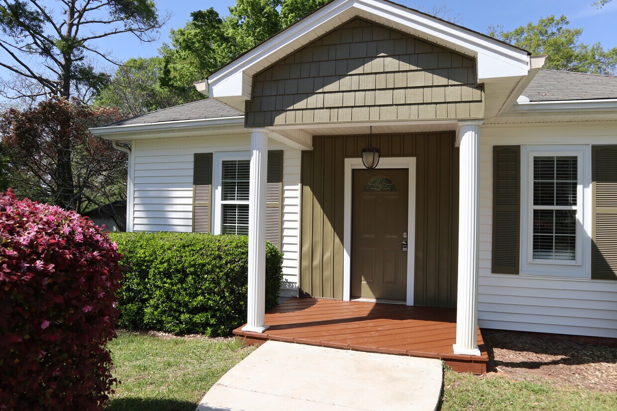 126 North Ave., Carrollton, GA 30117 House Rental in Carrollton, GA