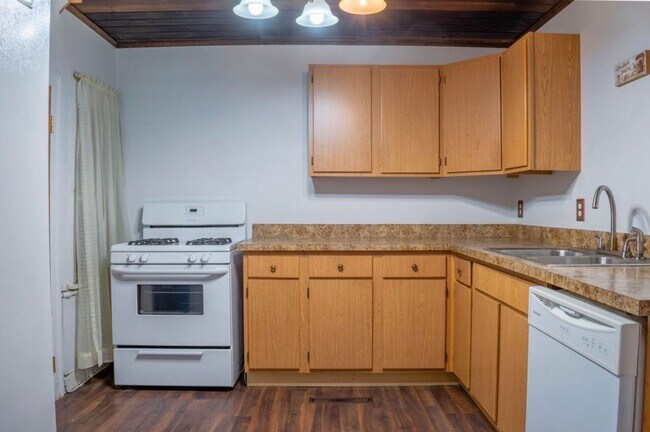 Foto del edificio - 11 N Main St