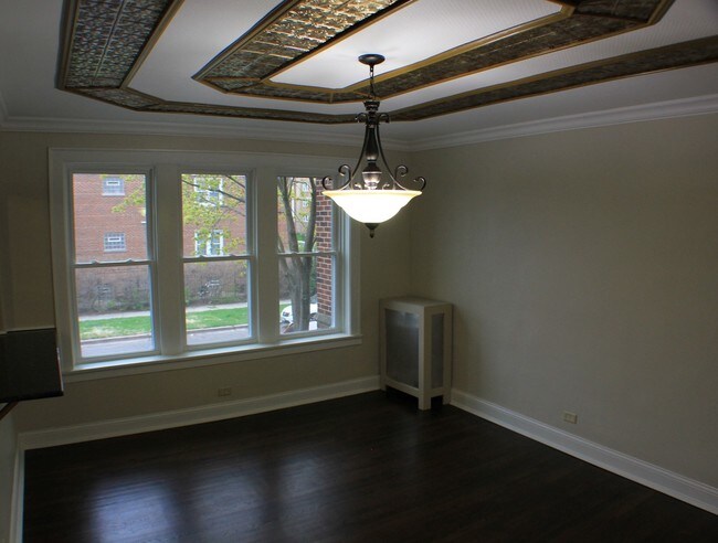 Foto del edificio - 6056 N Claremont Ave