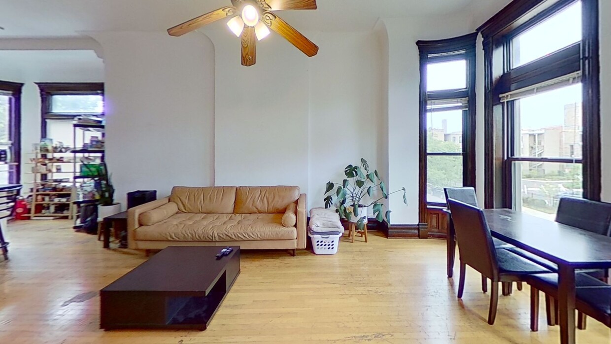 Primary Photo - 859 W Oakdale Ave