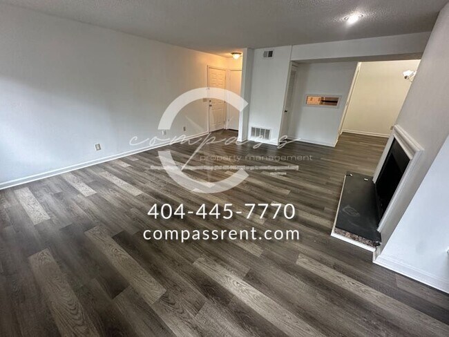 Foto del edificio - 592 Emory Oaks Way