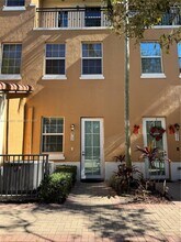 Building Photo - 917 SW 147th Ave