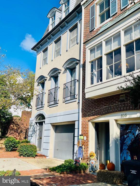 Primary Photo - 107 Wolfe St