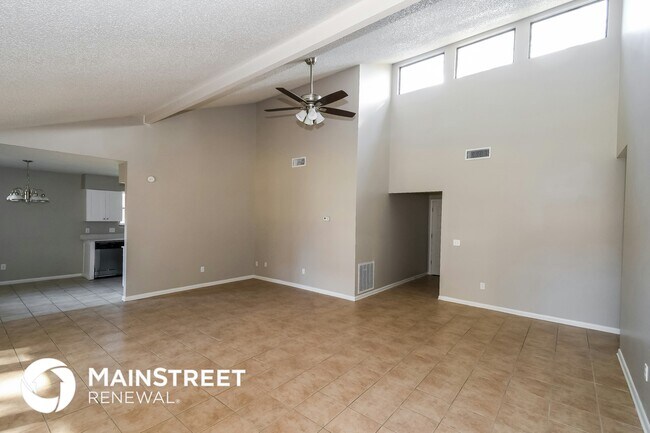Foto del edificio - 4385 Queensway Dr