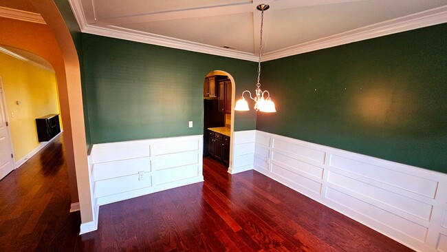 Building Photo - 3BR 2 BA Maple Hill
