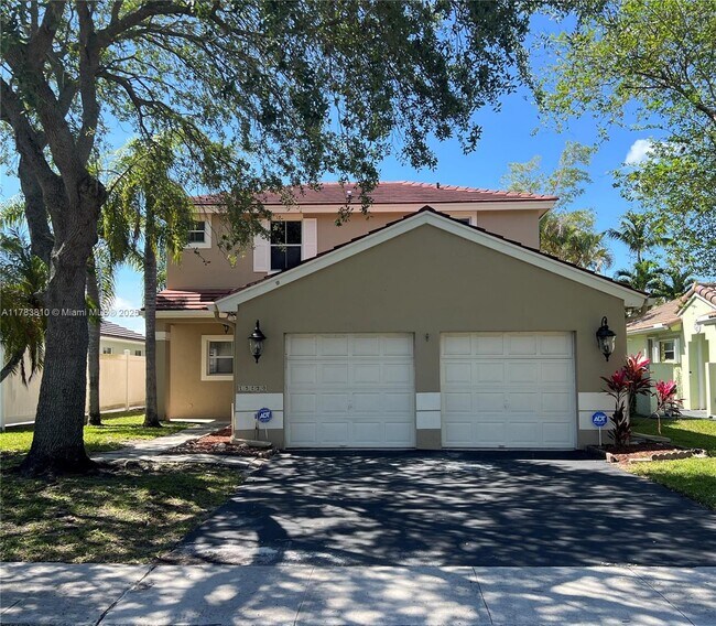 Foto del edificio - 19250 NW 22nd St