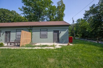Building Photo - 115 Old Bridge Rd