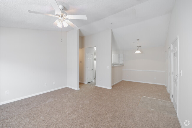 1BR, 1BA - 741SF - Open Floor Plan - Appian Way