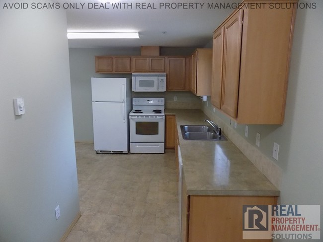 Foto del edificio - Spacious Townhome in Montavilla Neighborhood!