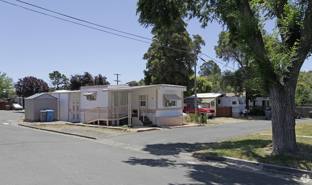 Building Photo - Twin Bridges Mobile Home Park