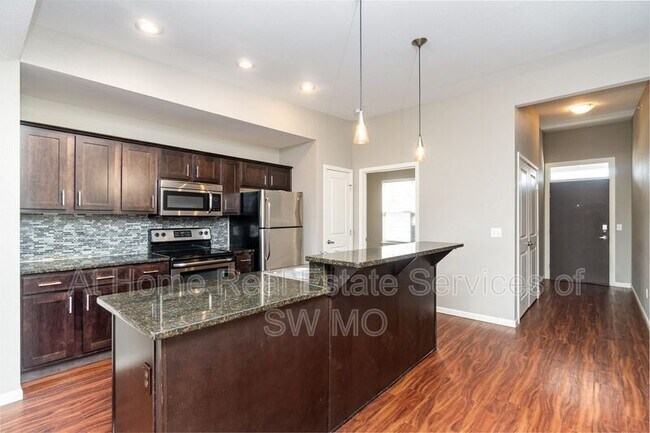 Foto del edificio - 1200 W Walnut St