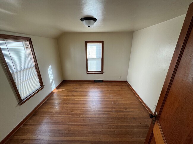 Foto del edificio - 4907 Lowell Ave