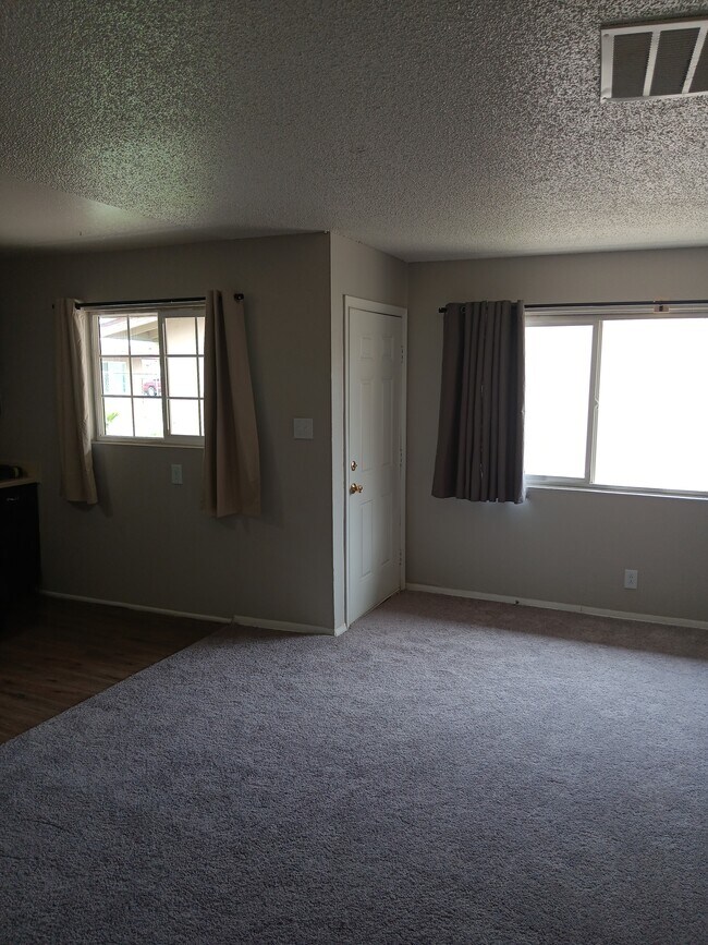 Foto del edificio - 2241 Ellis St