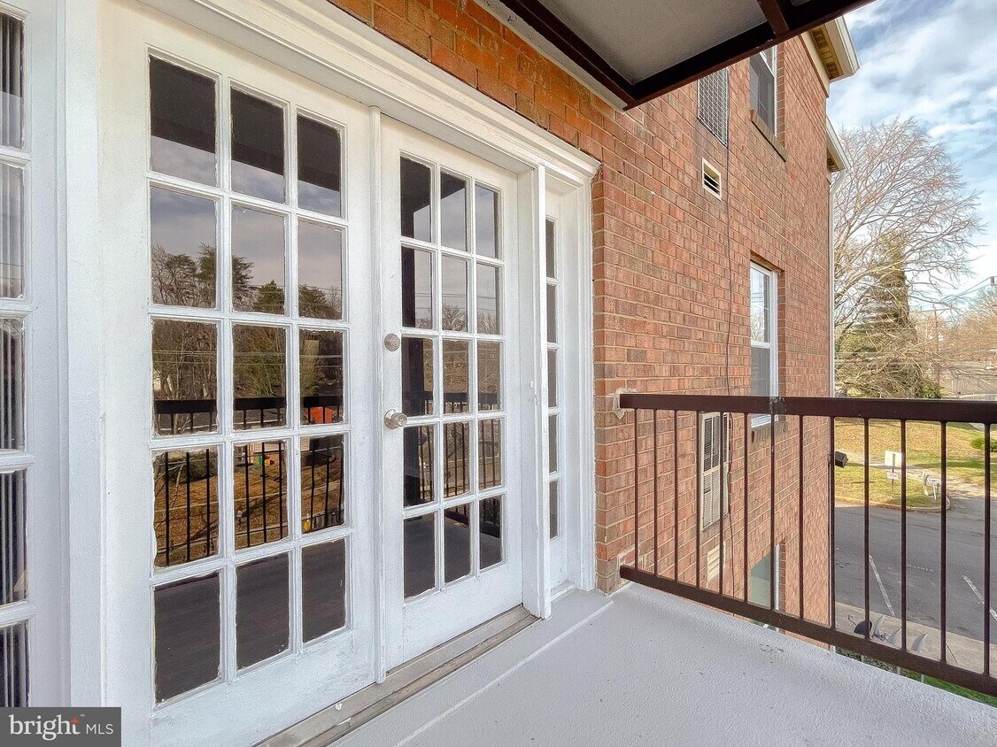 3801 Swann Rd Unit 202, SuitlandSilver Hill, MD 20746 Room for Rent