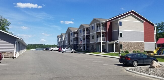 Building Photo - River Hills Apartments
