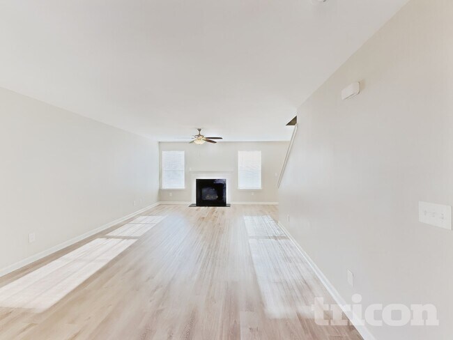 Foto del edificio - 5820 Bryanstone Pl