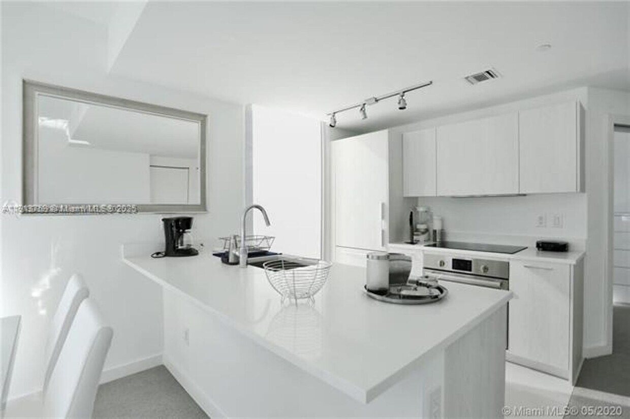 Photo - 501 NE 31st St unit 1208 (A11913759)