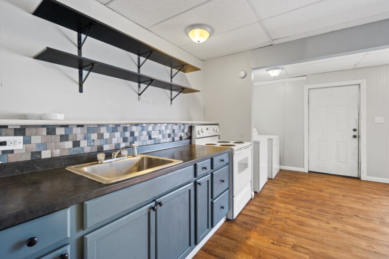 Foto principal - 3749 S Washington St
