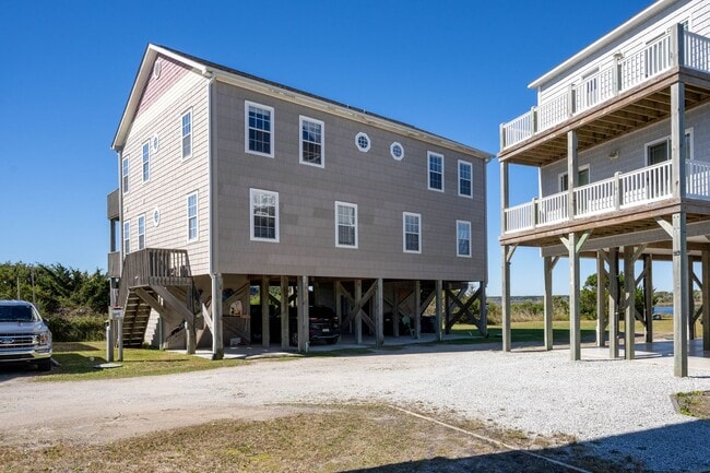 Building Photo - Coastal Duplex with Stunning Water Views — 4BR/3BA | Steps from the Beach!