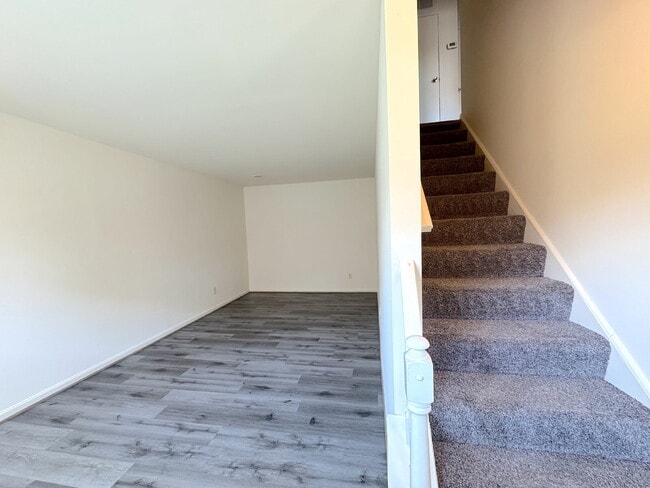 Photo - Charming & Spacious Two Bedroom One bathroom Unit Apartment