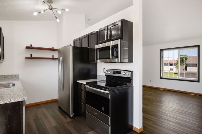 Building Photo - 2080 Brittany Ct