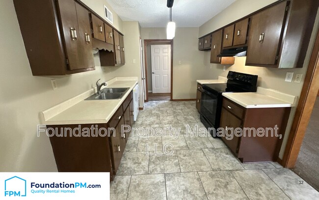 Building Photo - 3905 Clover Hill Dr