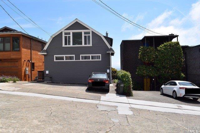 Building Photo - 204 3rd St