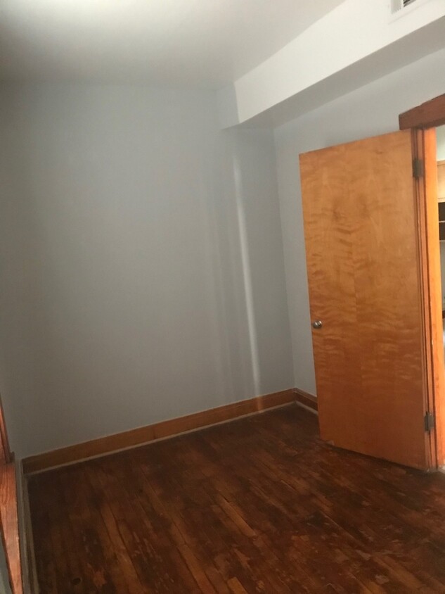Primary Photo - 2323 N Latrobe Ave