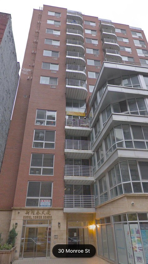 Primary Photo - 31 Monroe St