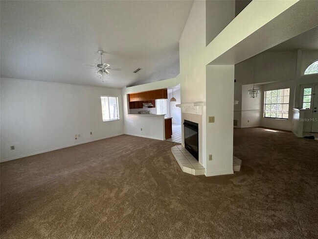 Foto del edificio - 332 Morning Glory Dr