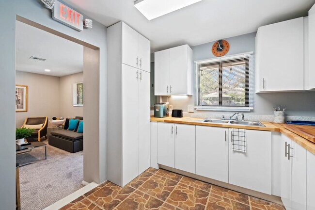 Foto del edificio - 4501 Briarcliff Ln