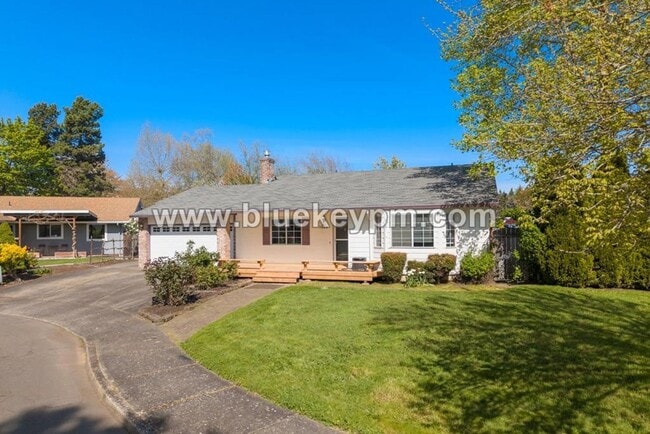 Building Photo - 3 Bed, 2 Bath Home in Wilsonville on a Cul...