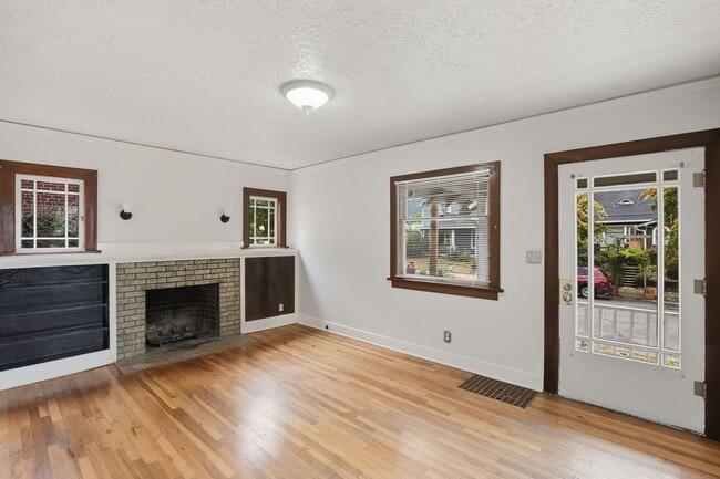 Photo - Charming Bungalow with Spacious Loft Suite and Large Backyard