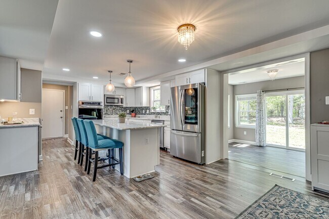 Building Photo - Beautiful 5 Bedroom Home in Clinton MD